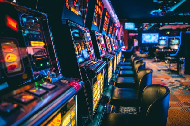 rusun live-dealer table interface with game controls and chat overlay